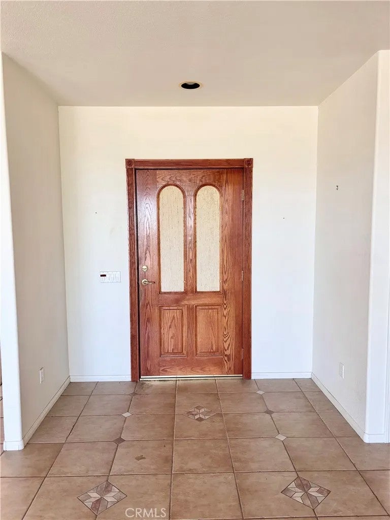 7495 Canyon Drive