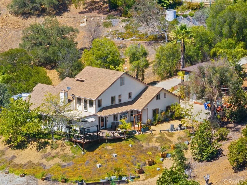 Photo of 1832 Camino Rainbow, Fallbrook, CA 92028 (MLS # SW26125133)
