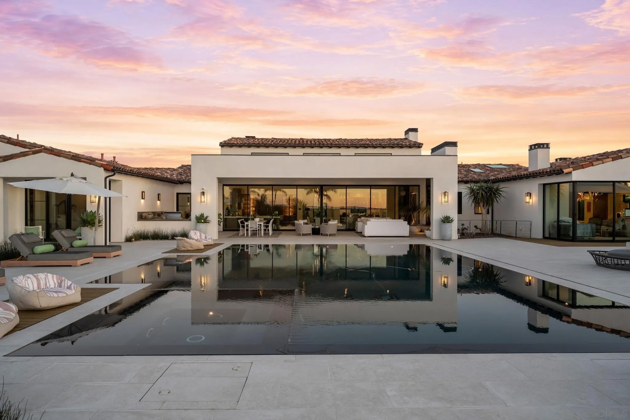 16786-88 Calle Hermosa