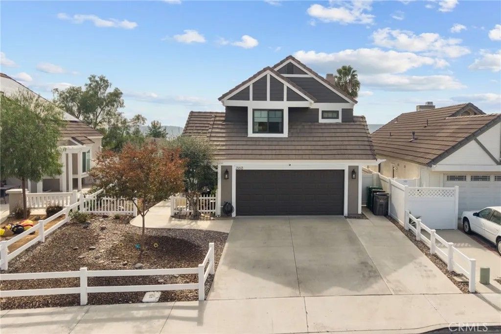 Photo of 23893 Five Tribes Trl, Murrieta, CA 92562 (MLS # SW26000074)