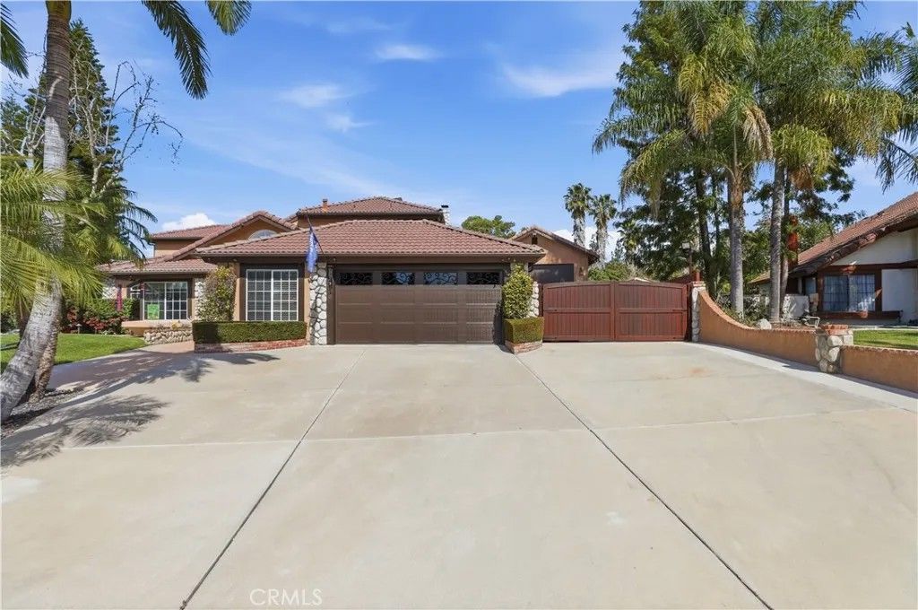 Photo of 1210 Versailles Circle, Riverside, CA 92506 (MLS # IV26094794)