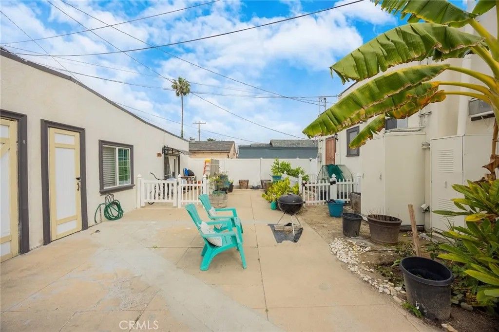 Photo of 4019 S Van Ness Avenue, Los Angeles, CA 90062 (MLS # CV26016160)