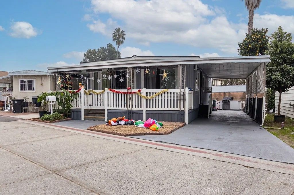 Photo of 104 Balboa, Tustin, CA 92780 (MLS # SW25276956)