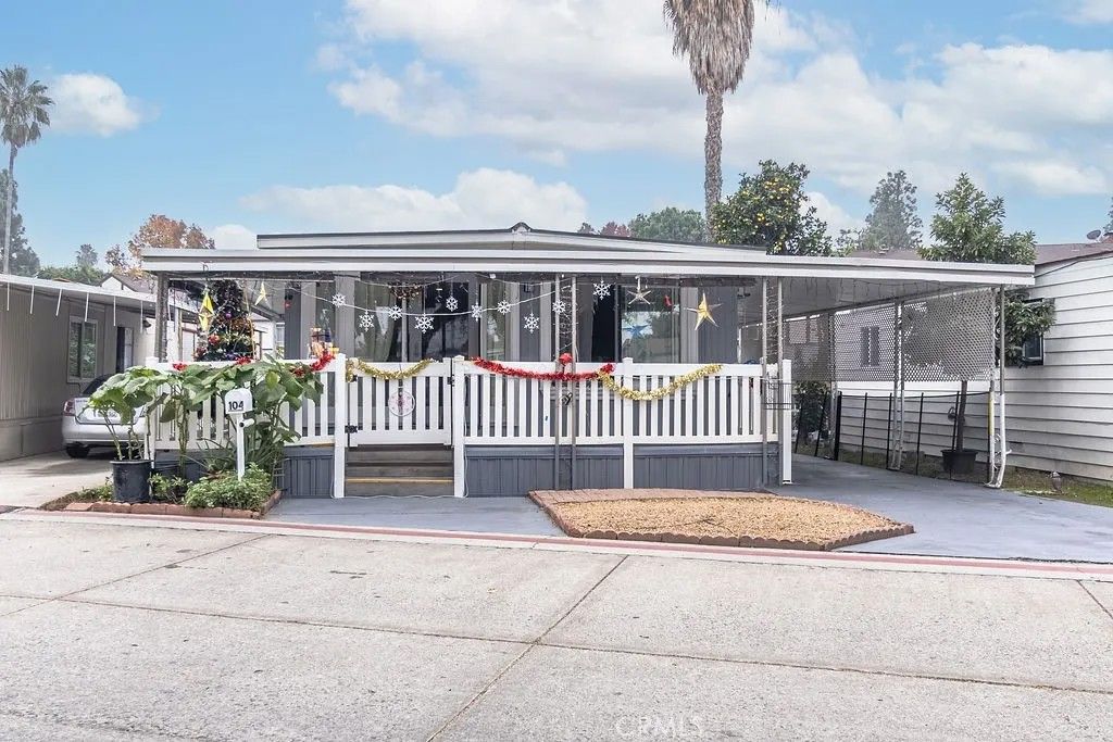 Photo of 104 Balboa, Tustin, CA 92780 (MLS # SW25276956)