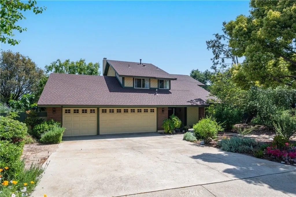 Photo of 124 Sequoia Court, Claremont, CA 91711 (MLS # CV25252972)