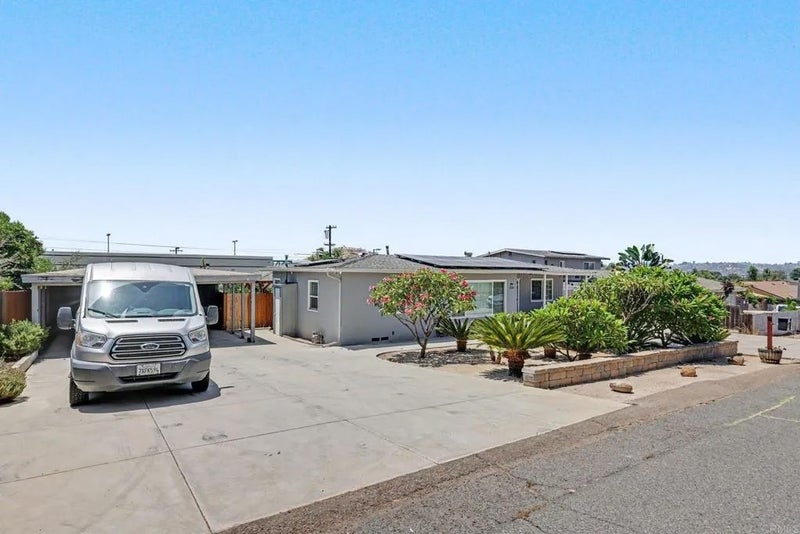 1123 Flamingo Ave