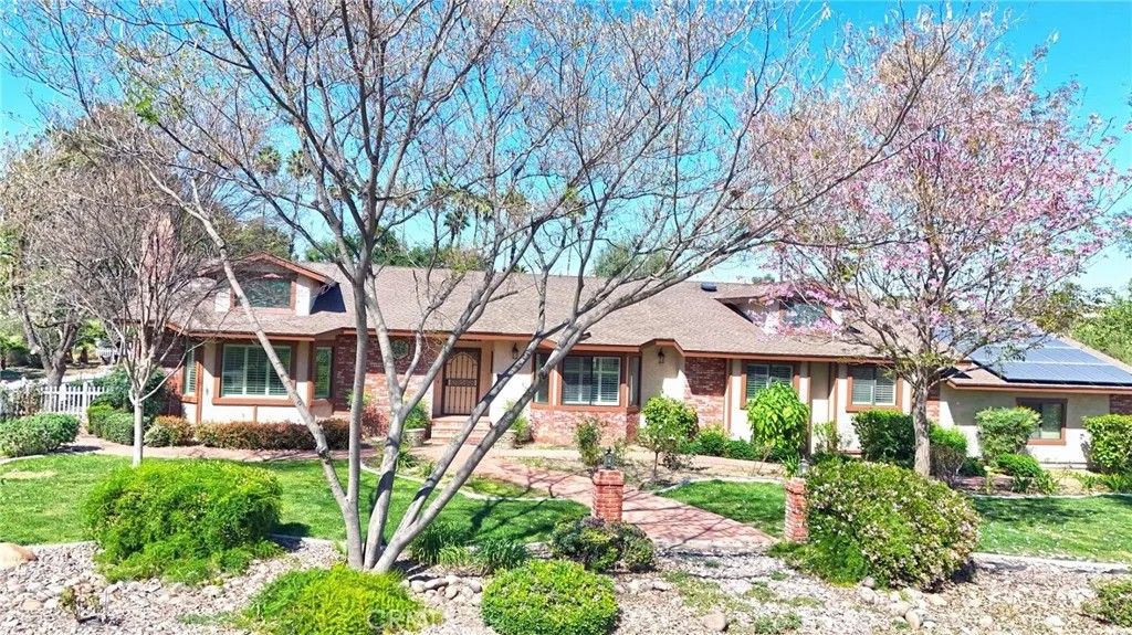 Photo of 9330 Gum Tree Dr, Corona, CA 92883 (MLS # SW26067485)