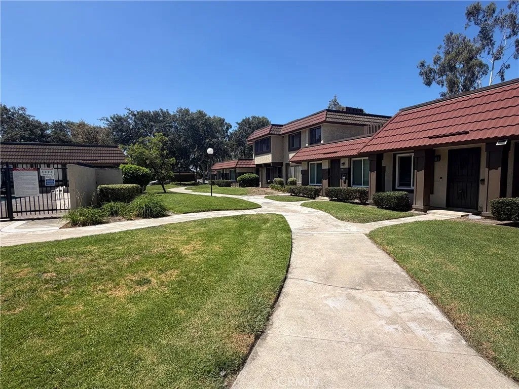 1419 N Greenhaven