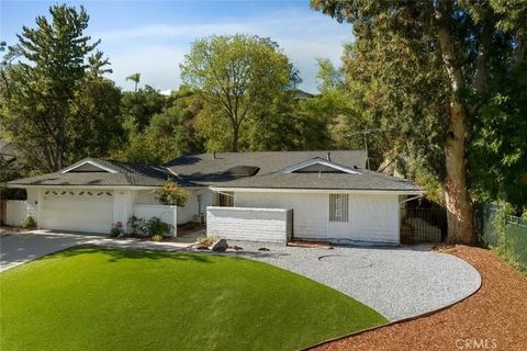 Tiny photo for 4035 Ellenita, Tarzana, CA 91356 (MLS # GD25250713)