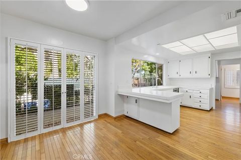 Tiny photo for 4035 Ellenita, Tarzana, CA 91356 (MLS # GD25250713)