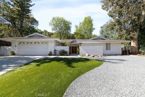 4035 Ellenita Tarzana CA 91356