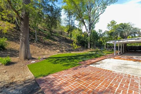Tiny photo for 4035 Ellenita, Tarzana, CA 91356 (MLS # GD25250713)