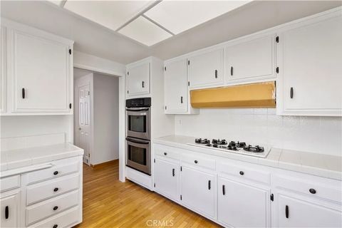 Tiny photo for 4035 Ellenita, Tarzana, CA 91356 (MLS # GD25250713)