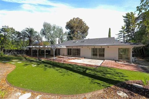 Tiny photo for 4035 Ellenita, Tarzana, CA 91356 (MLS # GD25250713)