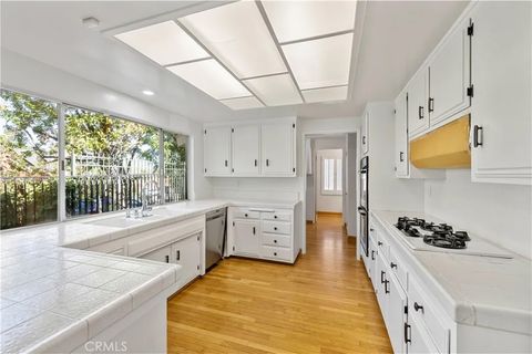 Tiny photo for 4035 Ellenita, Tarzana, CA 91356 (MLS # GD25250713)