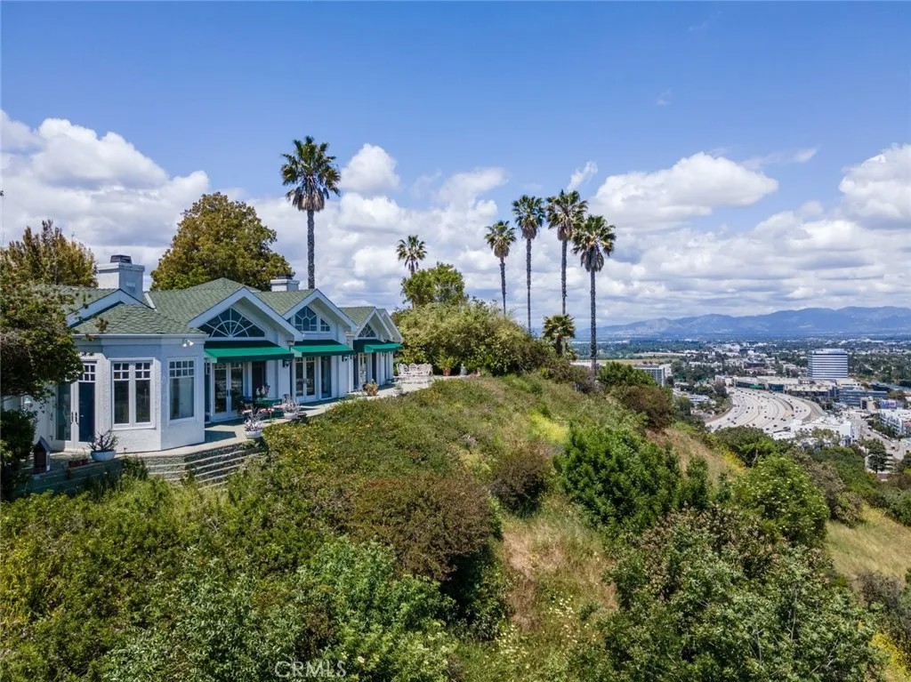 15589 Briarwood Drive