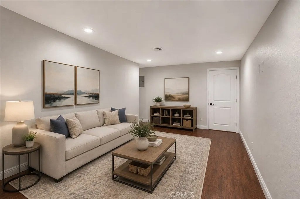1026 S Marengo 2