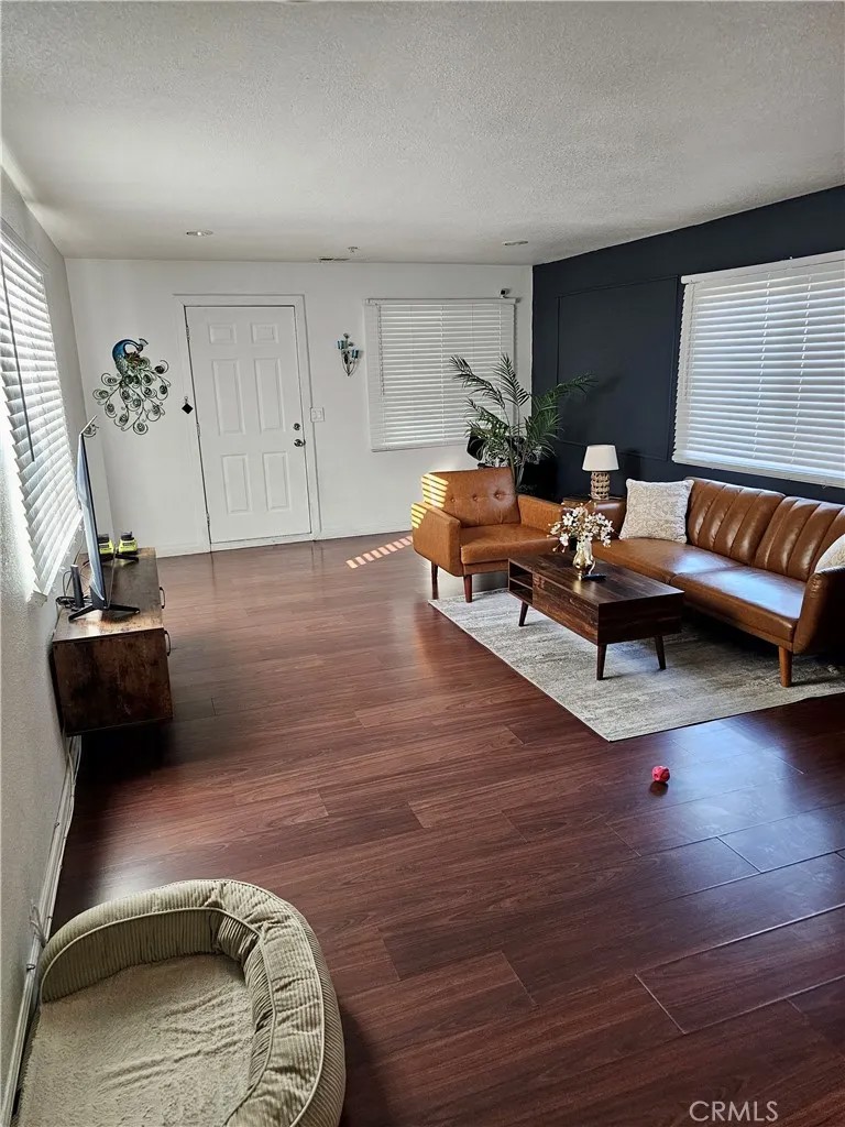 1163 W 7th