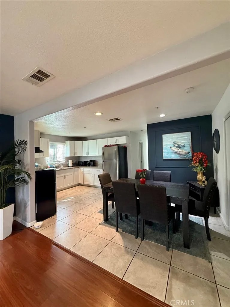 1163 W 7th