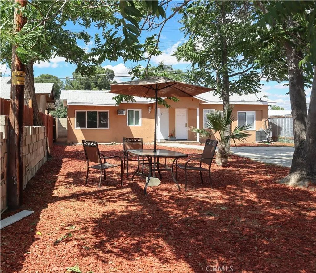Photo of 118 Roberts Ln, Bakersfield, CA 93308 (MLS # SB26090724)