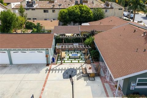 Tiny photo for 25032 Walnut Street, Newhall, CA 91321 (MLS # SR25239631)