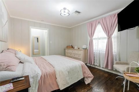 Tiny photo for 25032 Walnut Street, Newhall, CA 91321 (MLS # SR25239631)