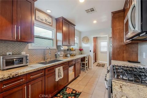 Tiny photo for 25032 Walnut Street, Newhall, CA 91321 (MLS # SR25239631)