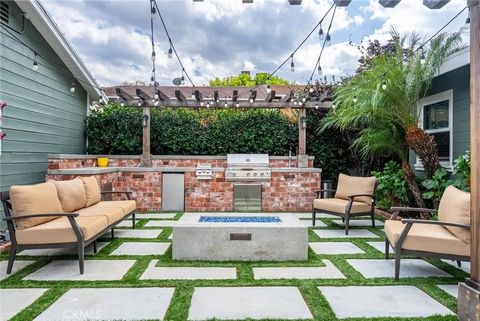 Tiny photo for 25032 Walnut Street, Newhall, CA 91321 (MLS # SR25239631)