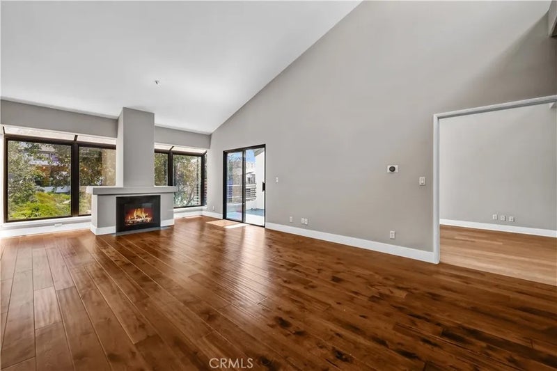 200 Paris Lane 304