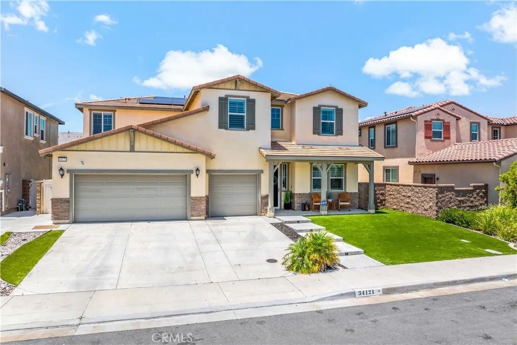 Photo of 34121 Kensington Street, Murrieta, CA 92563 (MLS # SW25144436)