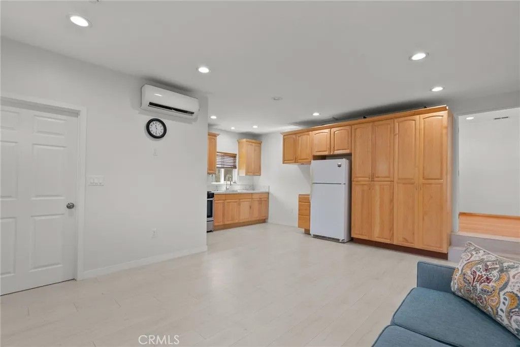 Photo of 7815 Allott Avenue, Panorama City, CA 91402 (MLS # GD26030700)