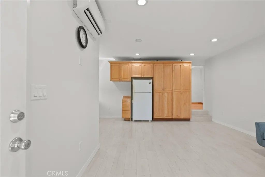 Photo of 7815 Allott Avenue, Panorama City, CA 91402 (MLS # GD26030700)