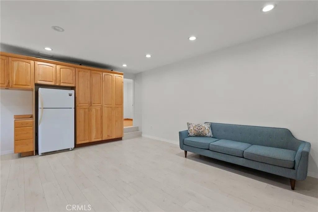 Photo of 7815 Allott Avenue, Panorama City, CA 91402 (MLS # GD26030700)