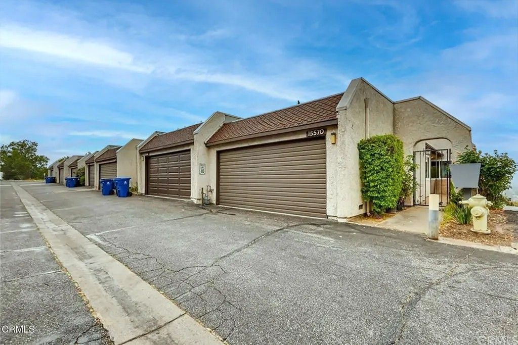 Photo of 15550 Crestview Lane #50, Granada Hills, CA 91344 (MLS # P1-25284)