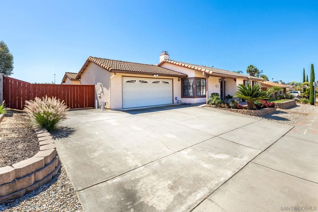 Photo of 2143 Flint Ave, Escondido, CA 92027 (MLS # 260008474)