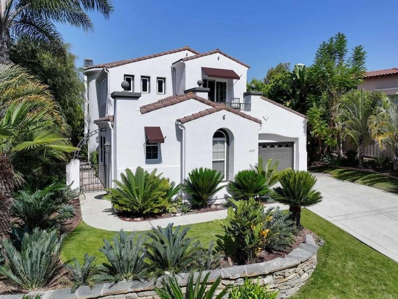 6269 Paseo Privado