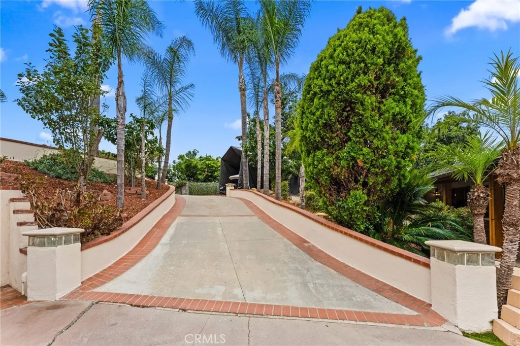 1916 Tumin Road