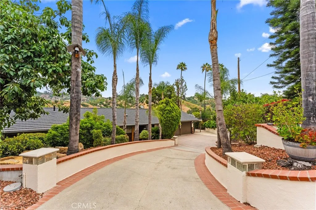 1916 Tumin Road