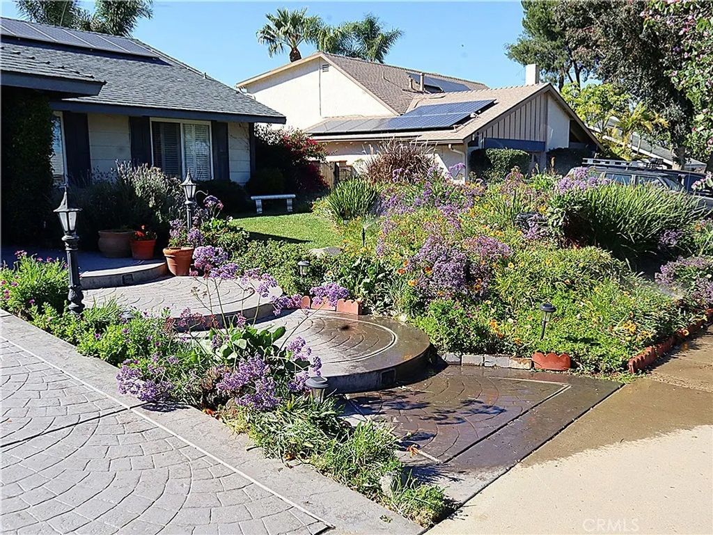 Photo of 1626 Zinnia St, Corona, CA 92882 (MLS # SW26051167)