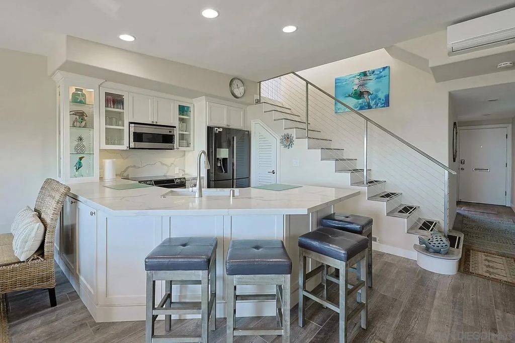 Photo of 1609 Glorietta Blvd, Coronado, CA 92118 (MLS # 260008319)