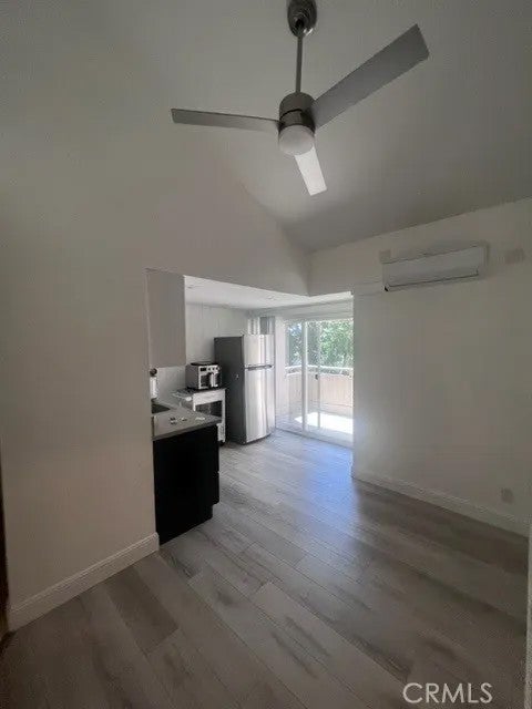 23541 Avenida La Caza