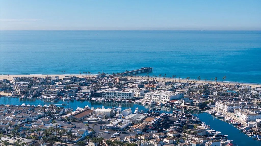 101 SCHOLZ PLAZA PH 16