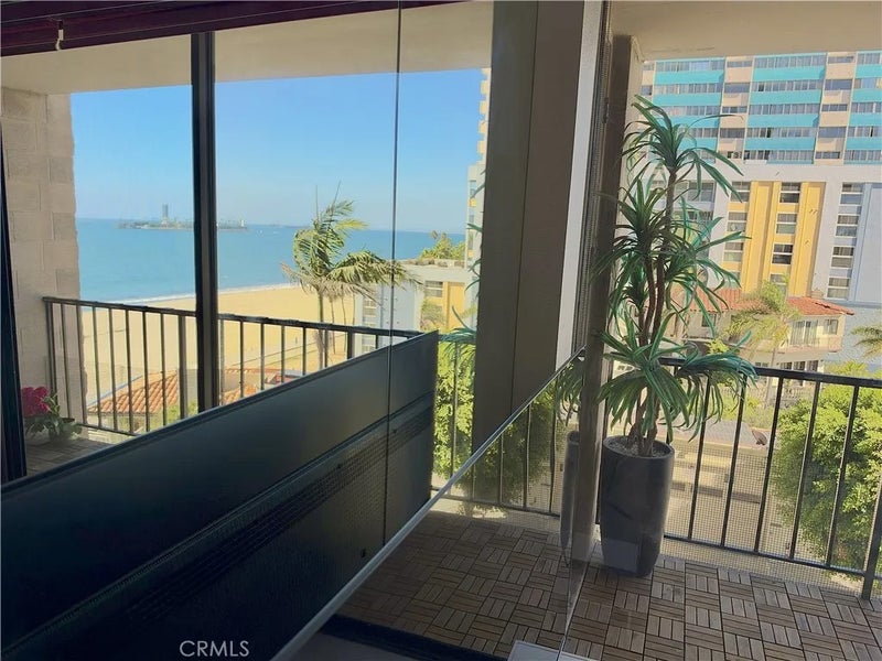 1750 E Ocean 404