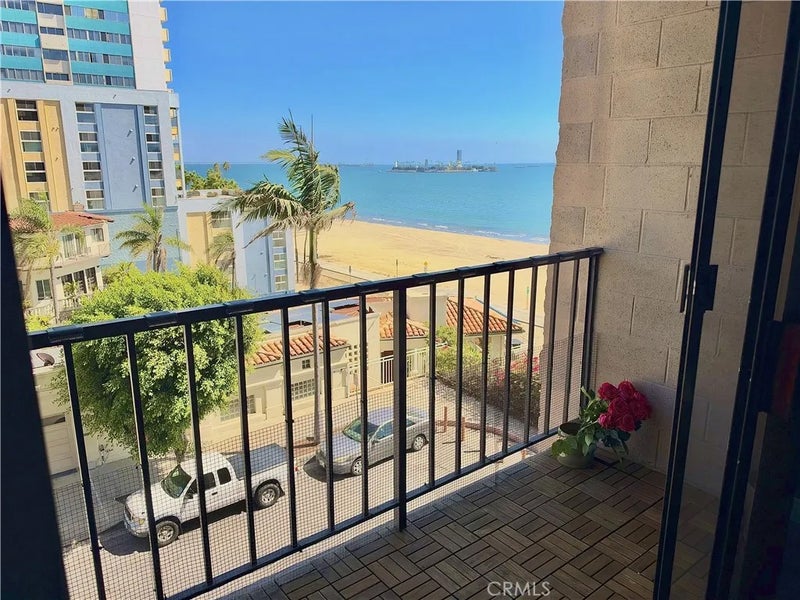 1750 E Ocean 404