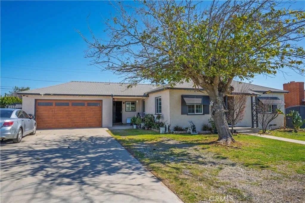 Photo of 9431 Laurel Avenue, Fontana, CA 92335 (MLS # CV26028852)