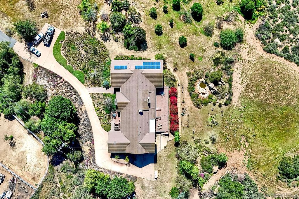 Photo of 19050 Via Cuesta, Ramona, CA 92065 (MLS # 260009581)