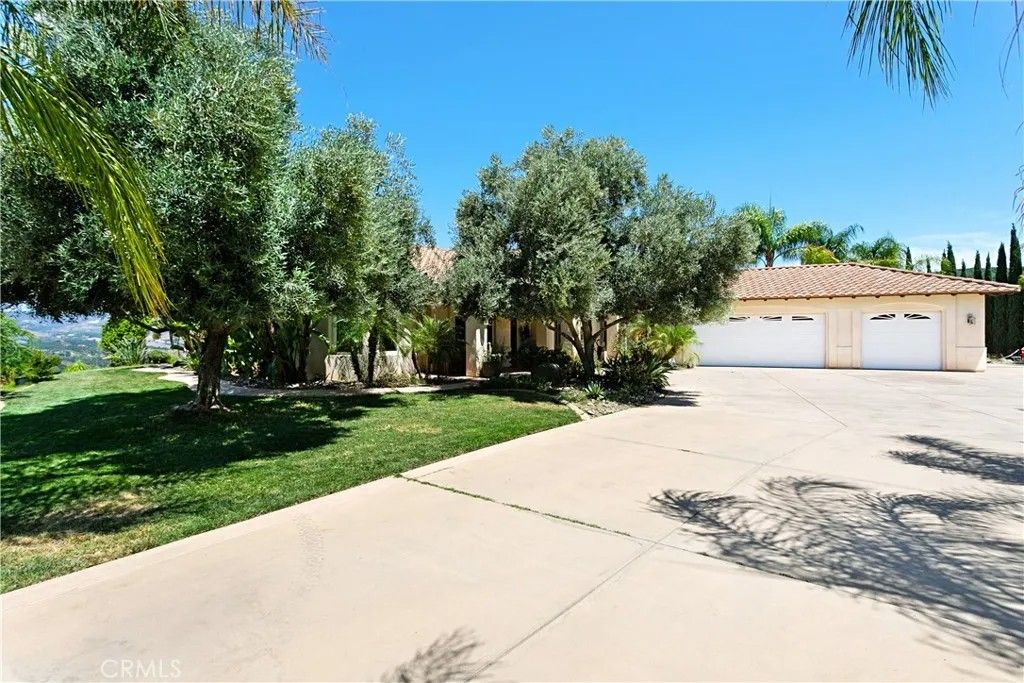 Photo of 4106 Rock Mountain, Fallbrook, CA 92028 (MLS # SW26006405)