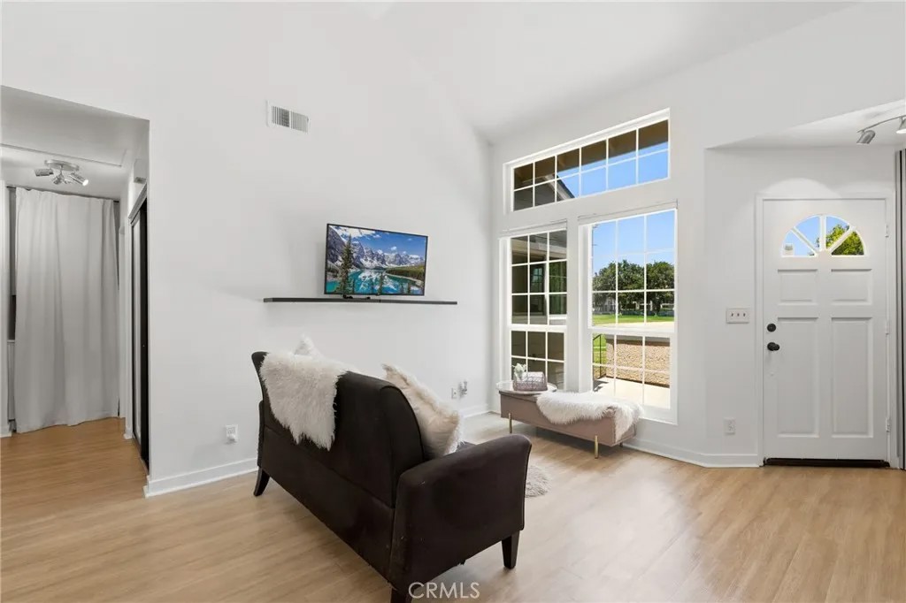 24417 Avenida De Los Ninos 66