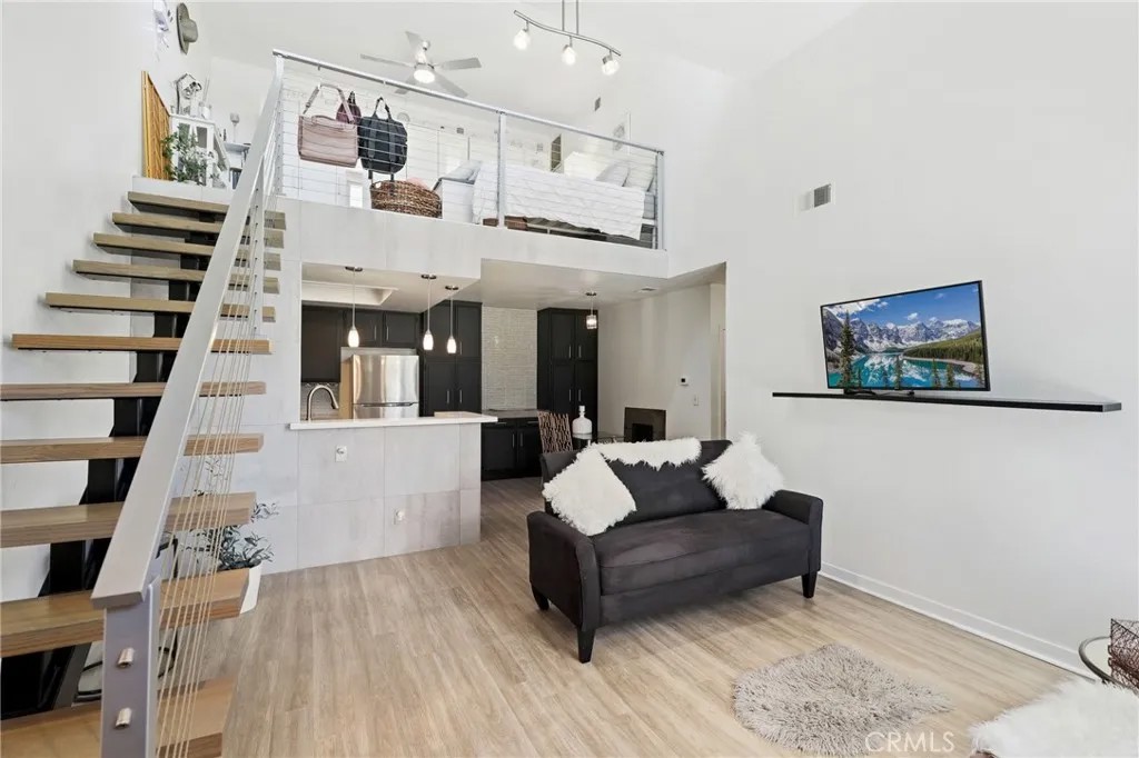 24417 Avenida De Los Ninos 66
