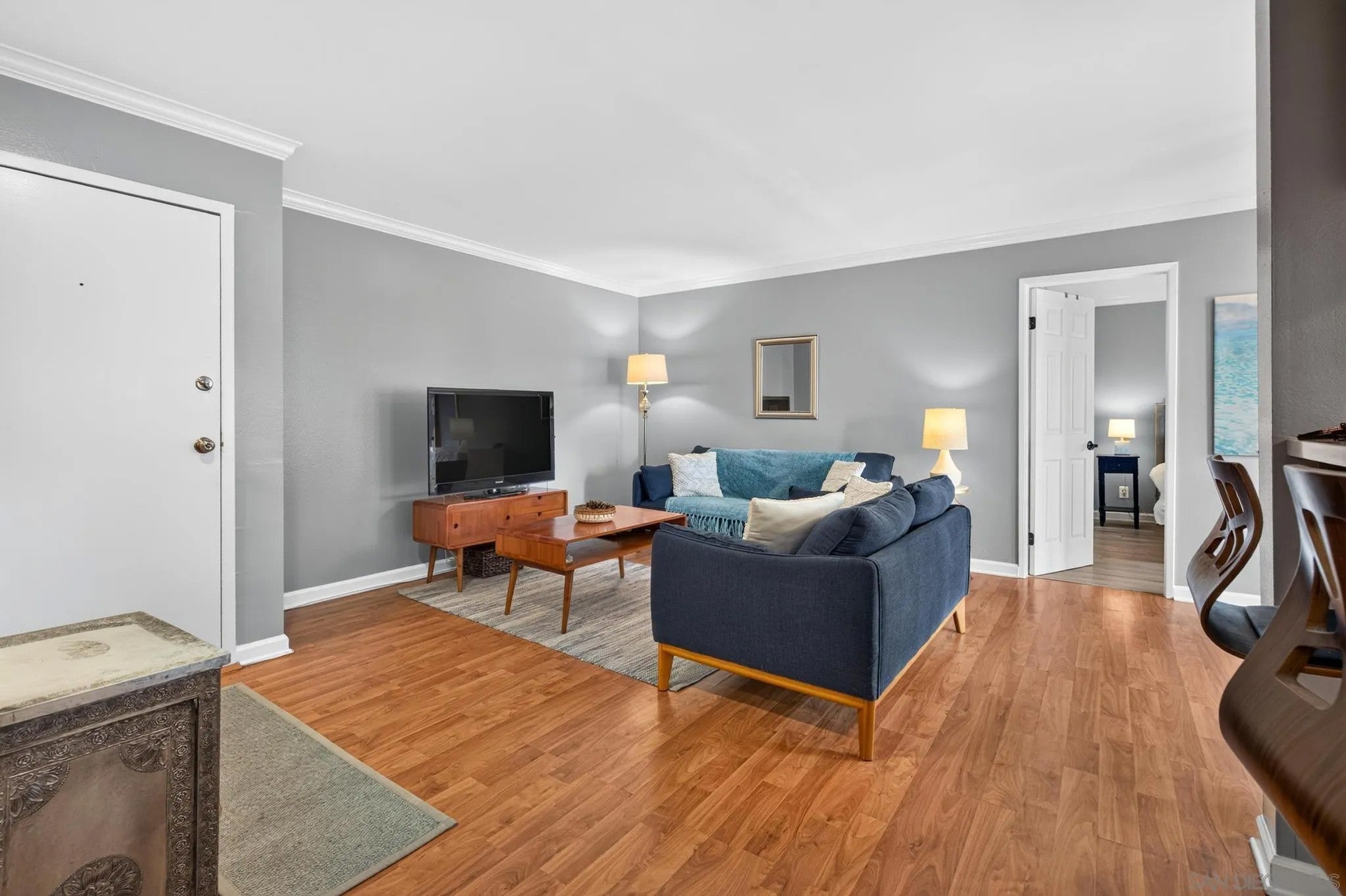 6924 Hyde Park 220